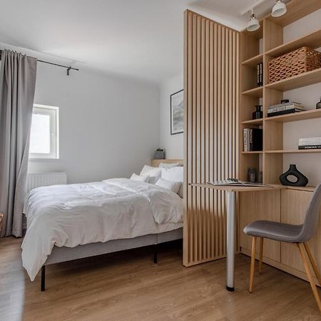 Little Attic By Citylife Suites Bukares Bagian luar foto