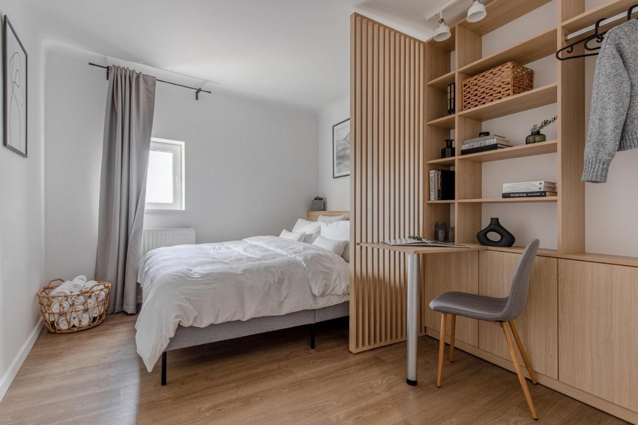 Little Attic By Citylife Suites Bukares Bagian luar foto
